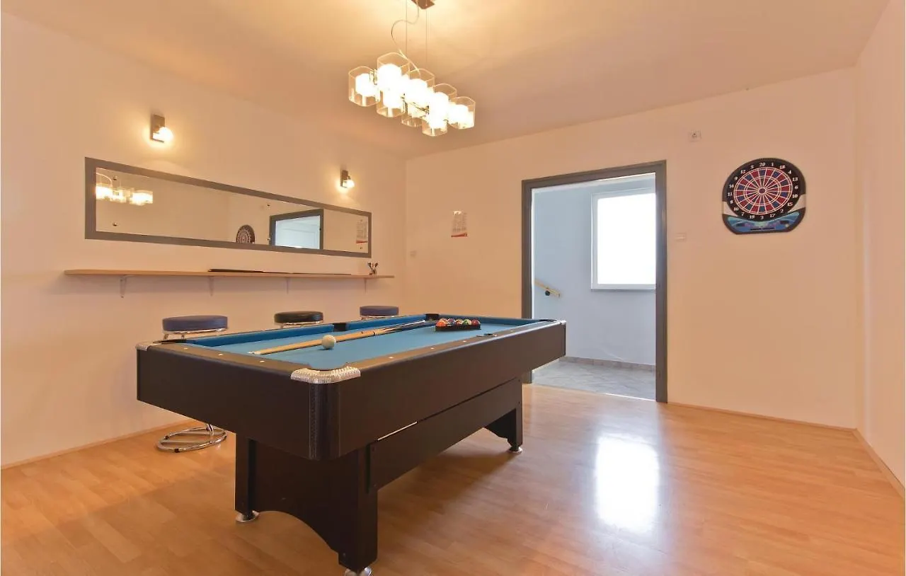 Stunning Home In Frkeci With Kitchen Barban Holiday home