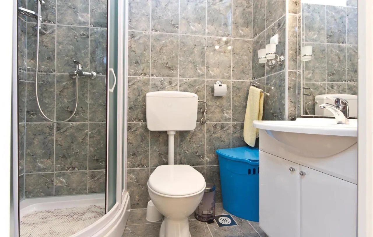 Holiday home Stunning Home In Frkeci With Kitchen Barban