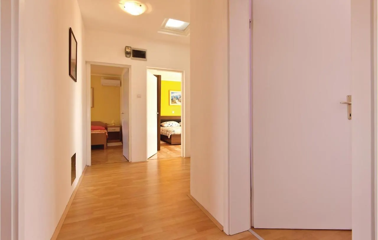 Holiday home Stunning Home In Frkeci With Kitchen Barban