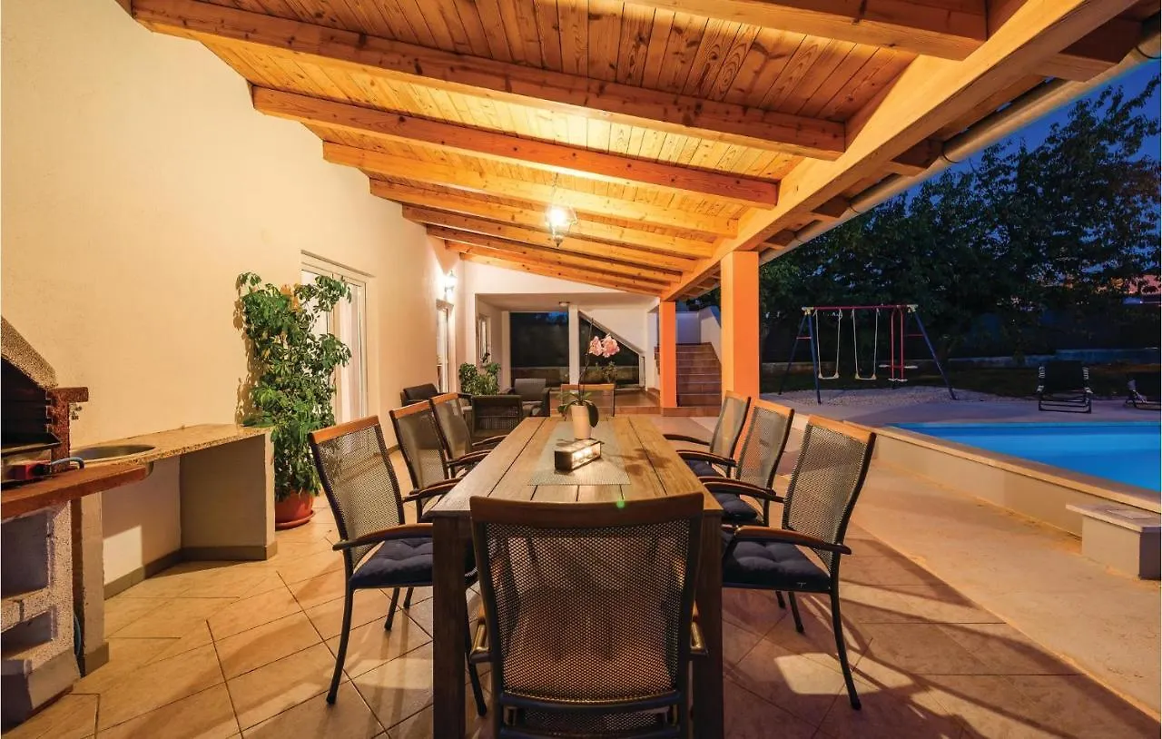 Stunning Home In Frkeci With Kitchen Barban