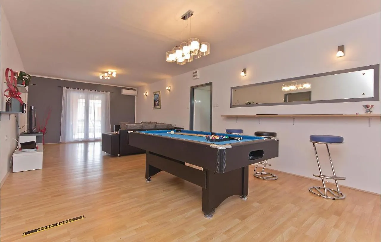 Stunning Home In Frkeci With Kitchen Barban