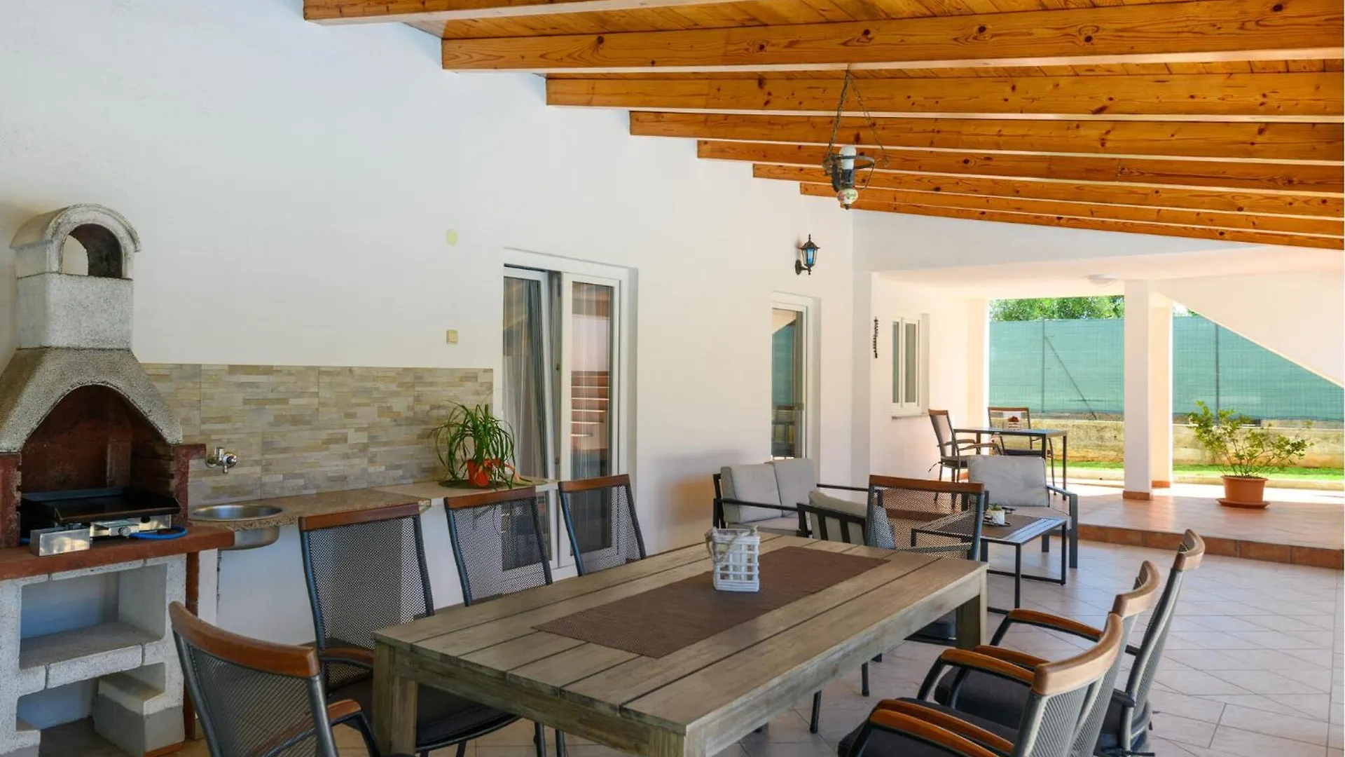 Stunning Home In Frkeci With Kitchen Barban